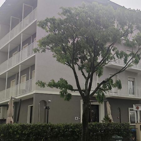 Hotel Villa Platani Riccione Eksteriør billede