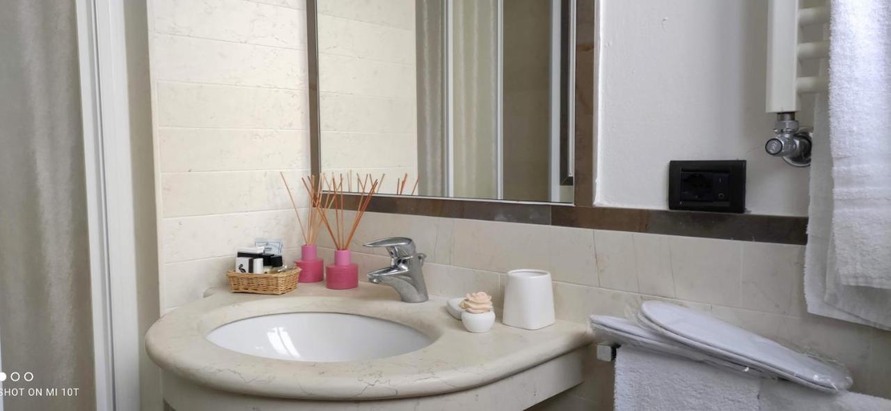 Hotel Villa Platani Riccione Eksteriør billede