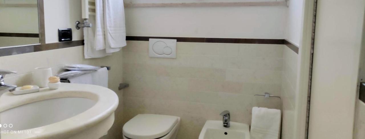 Hotel Villa Platani Riccione Eksteriør billede