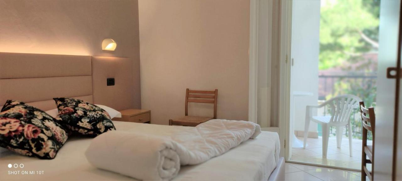 Hotel Villa Platani Riccione Eksteriør billede