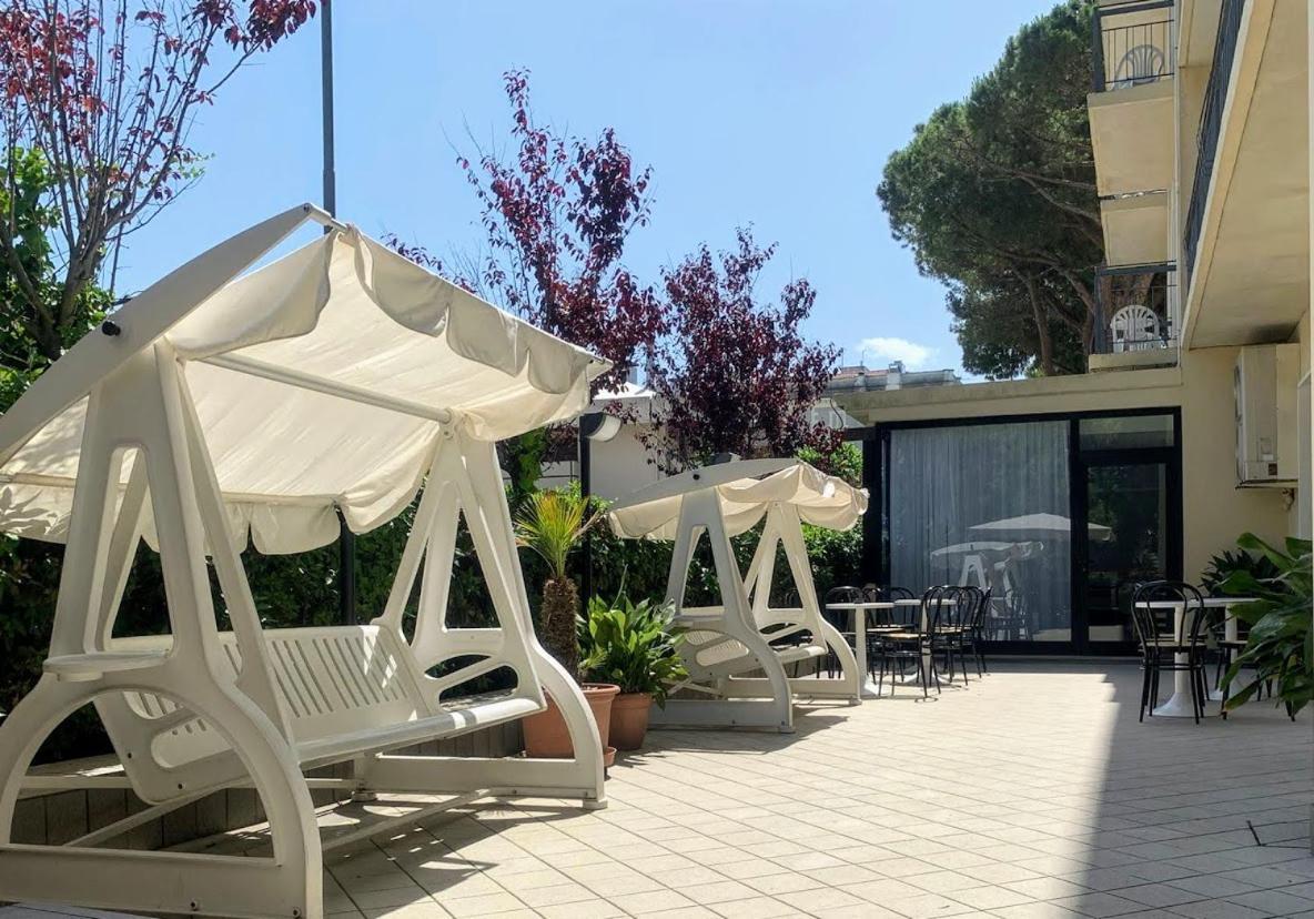 Hotel Villa Platani Riccione Eksteriør billede