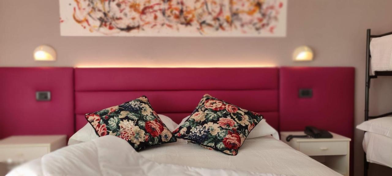 Hotel Villa Platani Riccione Eksteriør billede