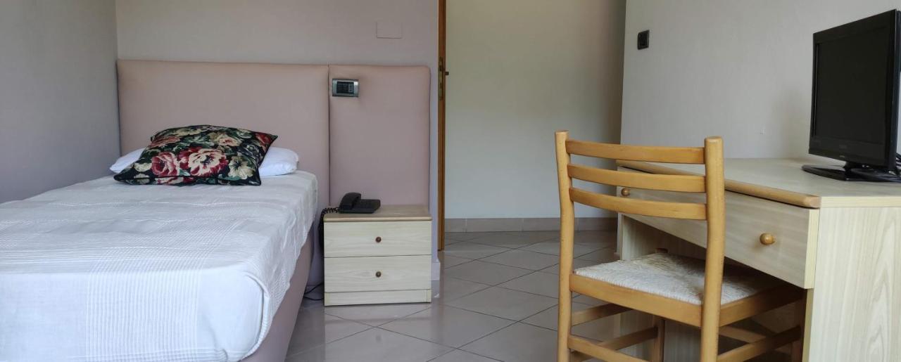 Hotel Villa Platani Riccione Eksteriør billede