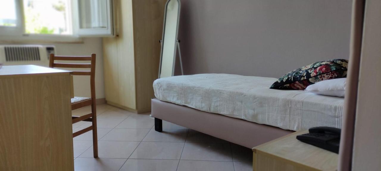 Hotel Villa Platani Riccione Eksteriør billede